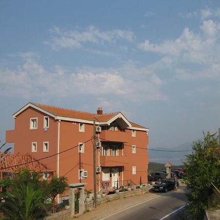 Apartments Drobni Pijesak Petrovac na moru Exterior foto
