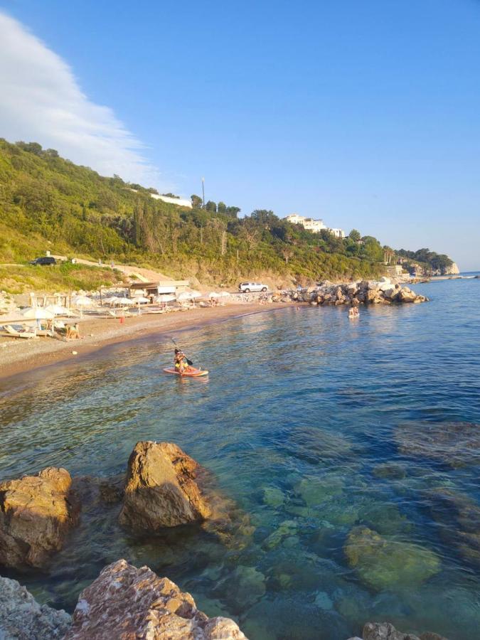Apartments Drobni Pijesak Petrovac na moru Exterior foto