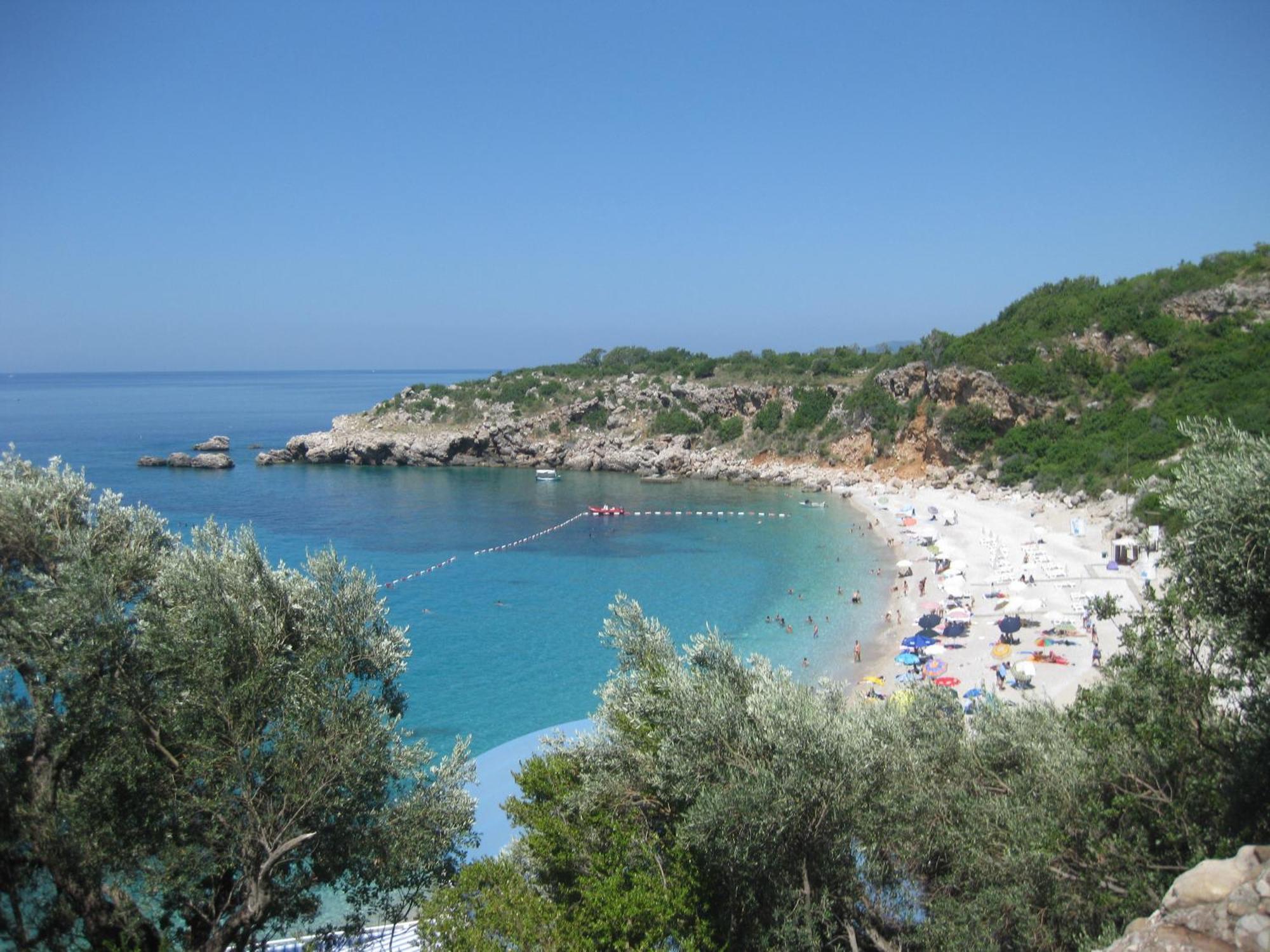 Apartments Drobni Pijesak Petrovac na moru Exterior foto