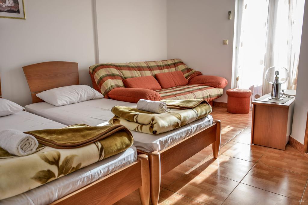 Apartments Drobni Pijesak Petrovac na moru Exterior foto
