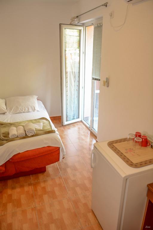 Apartments Drobni Pijesak Petrovac na moru Exterior foto