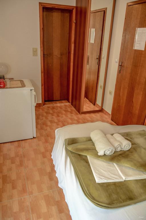 Apartments Drobni Pijesak Petrovac na moru Exterior foto