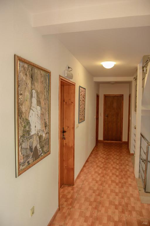 Apartments Drobni Pijesak Petrovac na moru Exterior foto